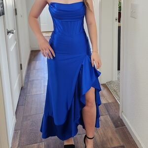 Elegant Blue Strapless Dress